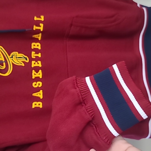 Cleveland Cavaliers hoodie - Picture 3 of 4